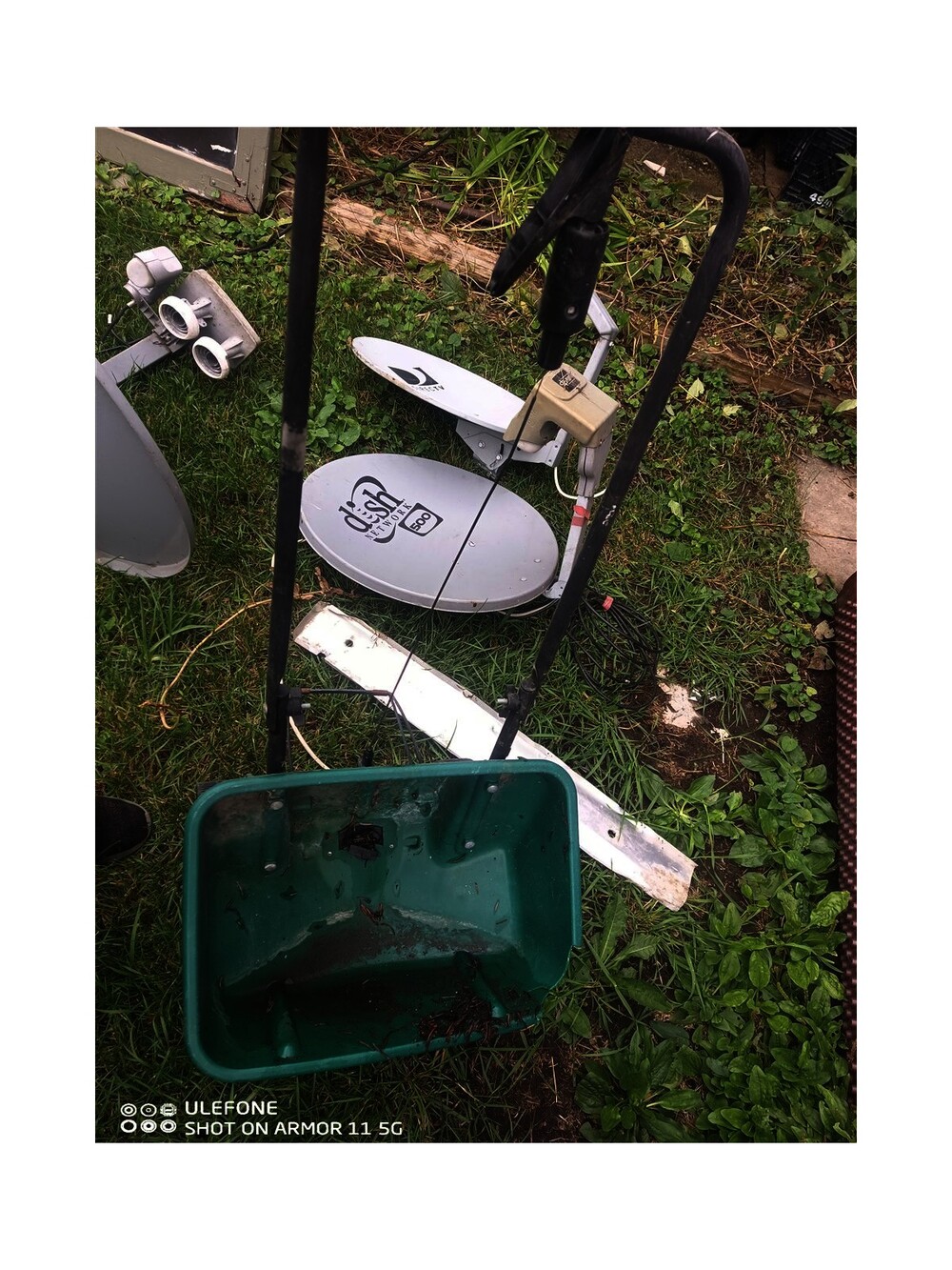Scotts Walk-Behind Drop Spreader for Lawn Fertilizer and Seed